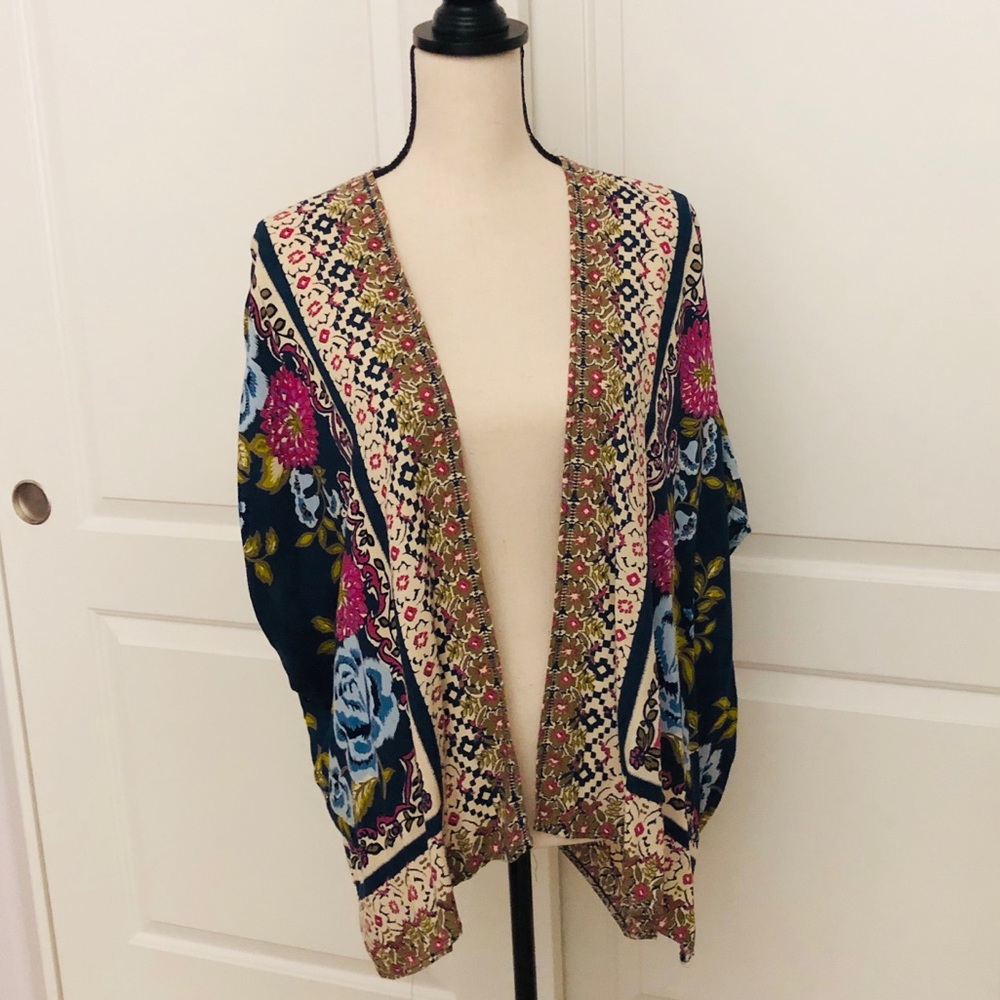 Floral Paisley Short Kimono Wrap